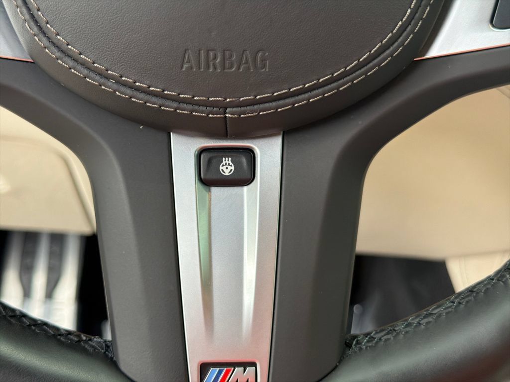 Used 2022 BMW X7 M50i w/ Dynamic Handling Package AWD/4WD image 27