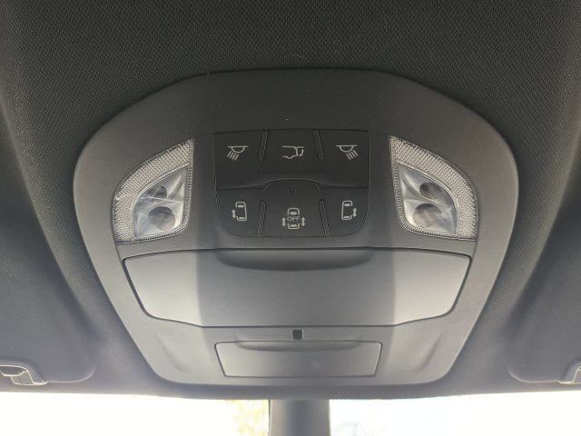 Used 2025 Chrysler Pacifica Select FWD image 24