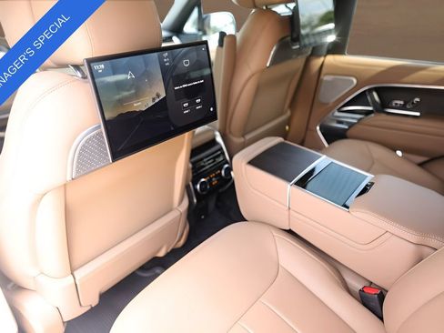 Used 2025 Land Rover Range Rover Autobiography AWD/4WD image 23