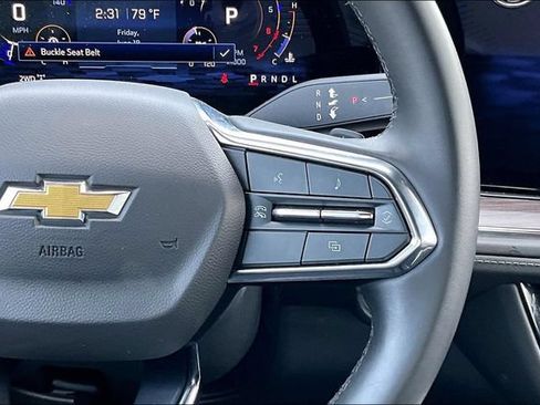Used 2025 Chevrolet Suburban LT AWD/4WD image 12