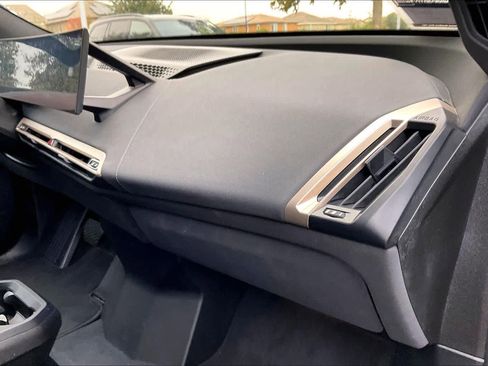 Used 2024 BMW iX xDrive50 image 17