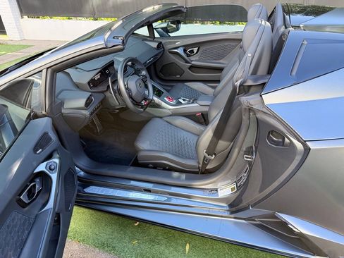 Used 2023 Lamborghini Huracan EVO RWD image 50