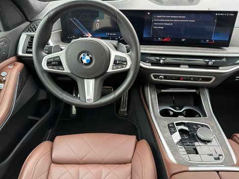 Used 2023 BMW X7 xDrive40i w/ M Sport Package image 19