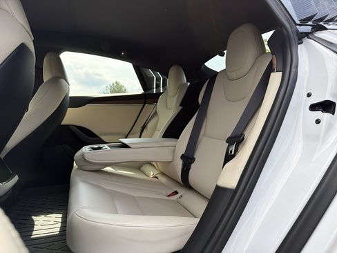 Used 2022 Tesla Model S AWD/4WD image 22