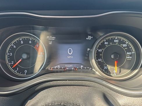 Used 2019 Jeep Cherokee Limited w/ Technology Group AWD/4WD image 29
