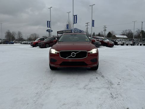 Used 2021 Volvo XC60 T5 Momentum image 9