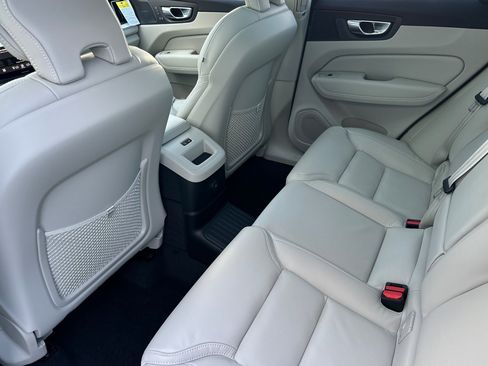 New 2026 Volvo XC60 T8 Ultra w/ Climate Package image 10