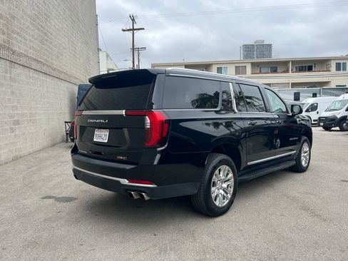 Used 2025 GMC Yukon XL Denali AWD/4WD image 5