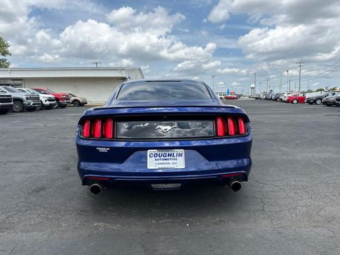 Used 2016 Ford Mustang Coupe RWD image 4