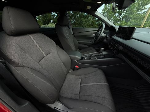 Used 2025 Honda Accord Sport image 13