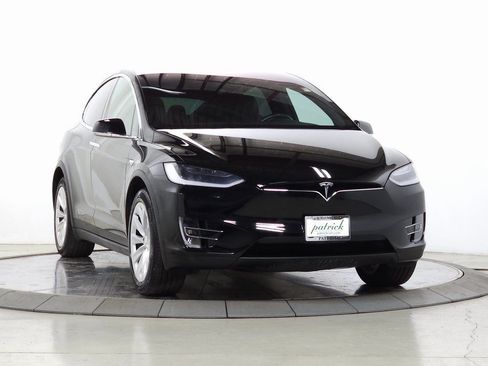 Used 2018 Tesla Model X 75D image 1