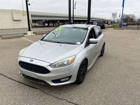 Used 2015 Ford Focus SE w/ SE Sport Package image 20