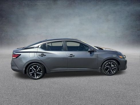 Used 2024 Nissan Sentra SV FWD image 2