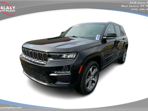 Used 2023 Jeep Grand Cherokee Limited w/ Luxury Tech Group II AWD/4WD image 1