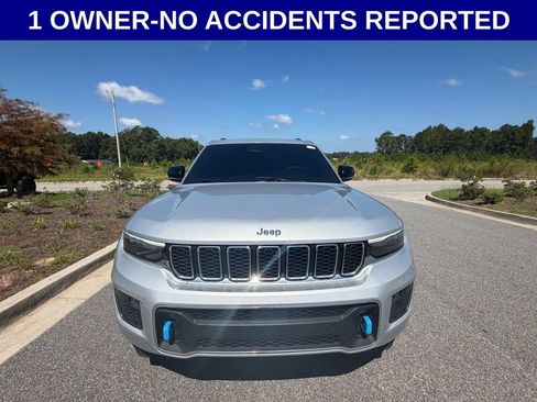 Used 2023 Jeep Grand Cherokee Overland AWD/4WD image 11