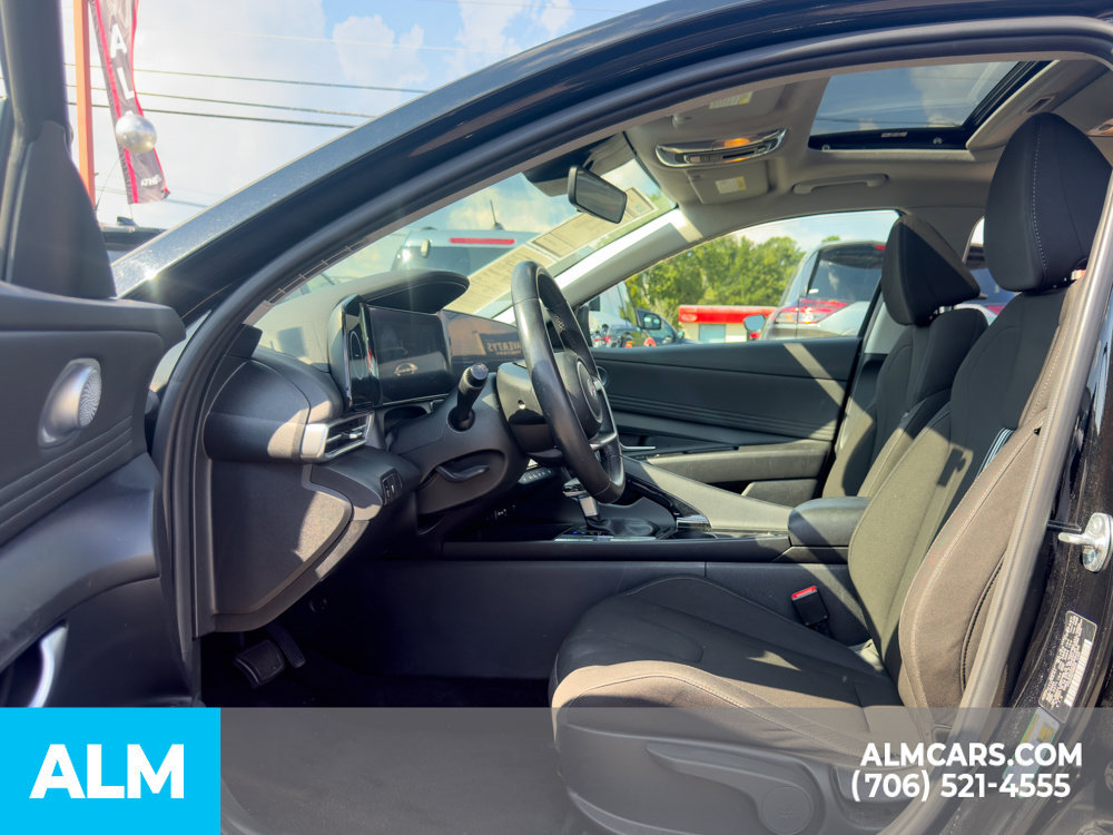 Certified 2025 Hyundai Elantra SEL FWD image 9