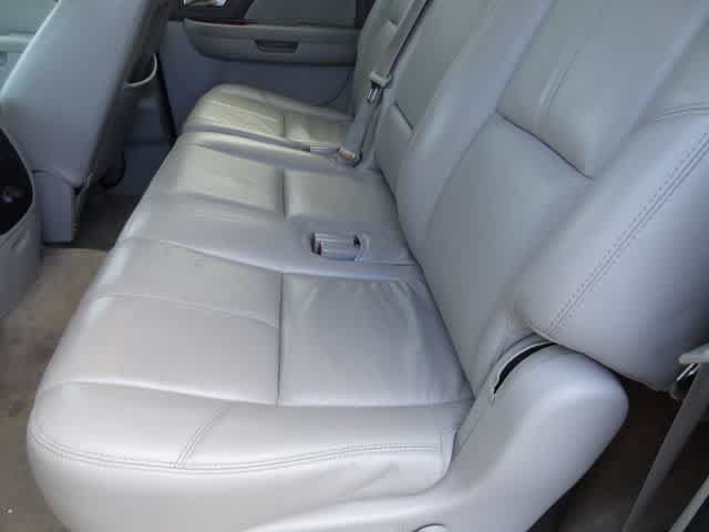 Used 2014 Chevrolet Suburban LT RWD image 8