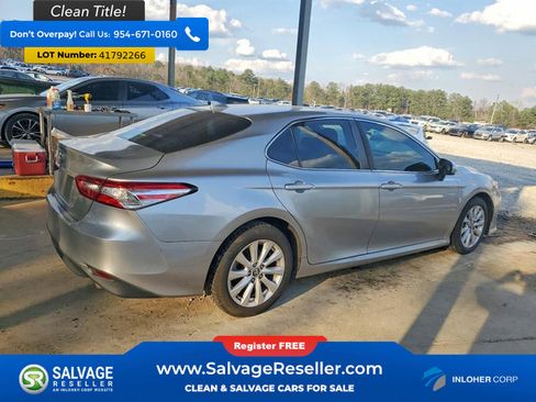 Used 2019 Toyota Camry LE image 4