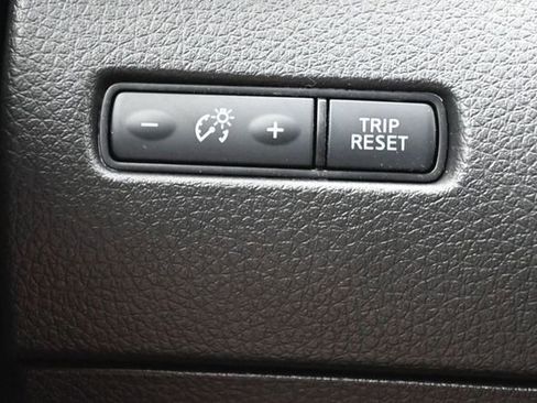 Used 2020 Nissan Rogue Sport SL AWD/4WD image 28