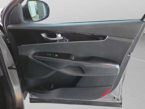 Used 2019 Kia Sorento EX image 24