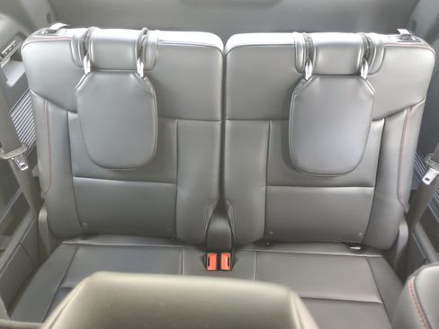 Used 2025 Ford Explorer ST-Line w/ Premium Package AWD/4WD image 20