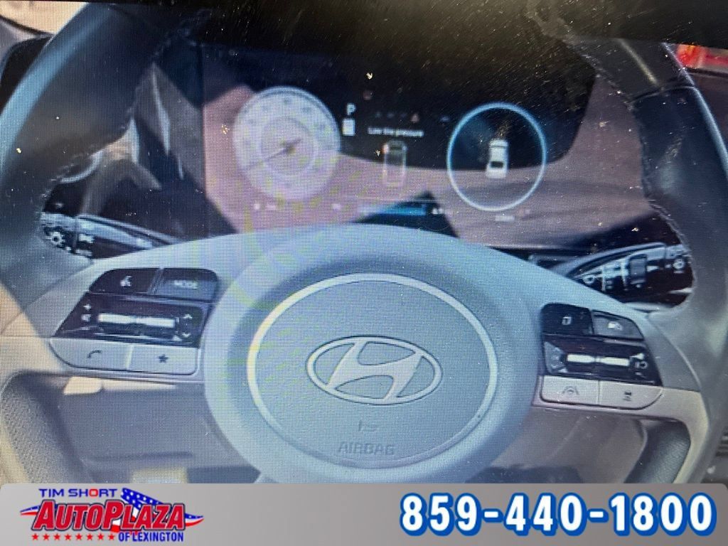 Used 2025 Hyundai Elantra SEL FWD image 10