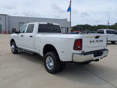 New 2026 RAM 3500 Tradesman AWD/4WD image 6