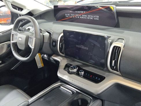 New 2025 Ford Expedition Active image 8