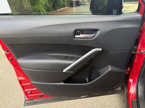 Used 2022 Toyota Corolla Cross XLE w/ Black Badges Package (TMS) image 10