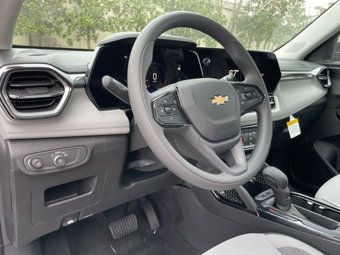 New 2026 Chevrolet TrailBlazer LT w/ Driver Confidence Package FWD image 10