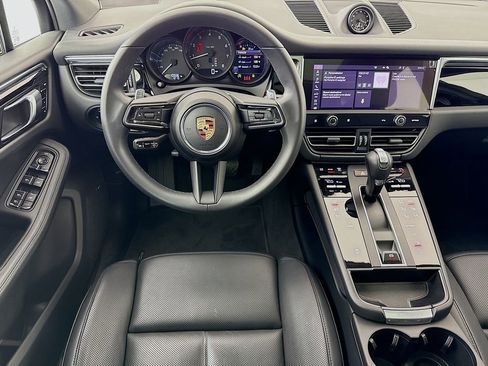 Certified 2025 Porsche Macan AWD/4WD image 26