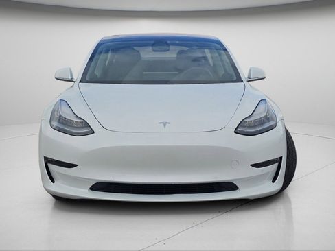 Used 2018 Tesla Model 3 image 3