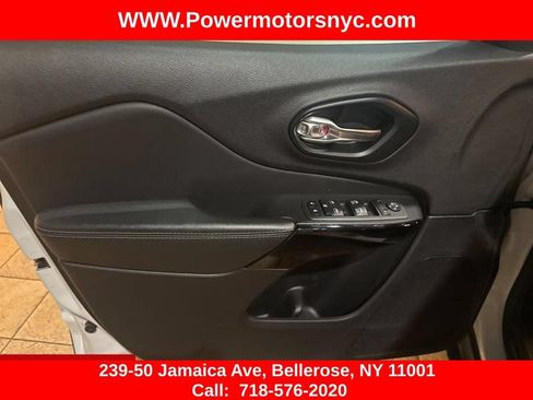 Used 2023 Jeep Cherokee Altitude Lux AWD/4WD image 30