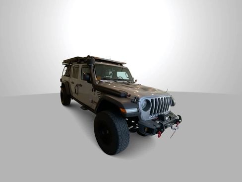 Used 2020 Jeep Gladiator Rubicon image 2