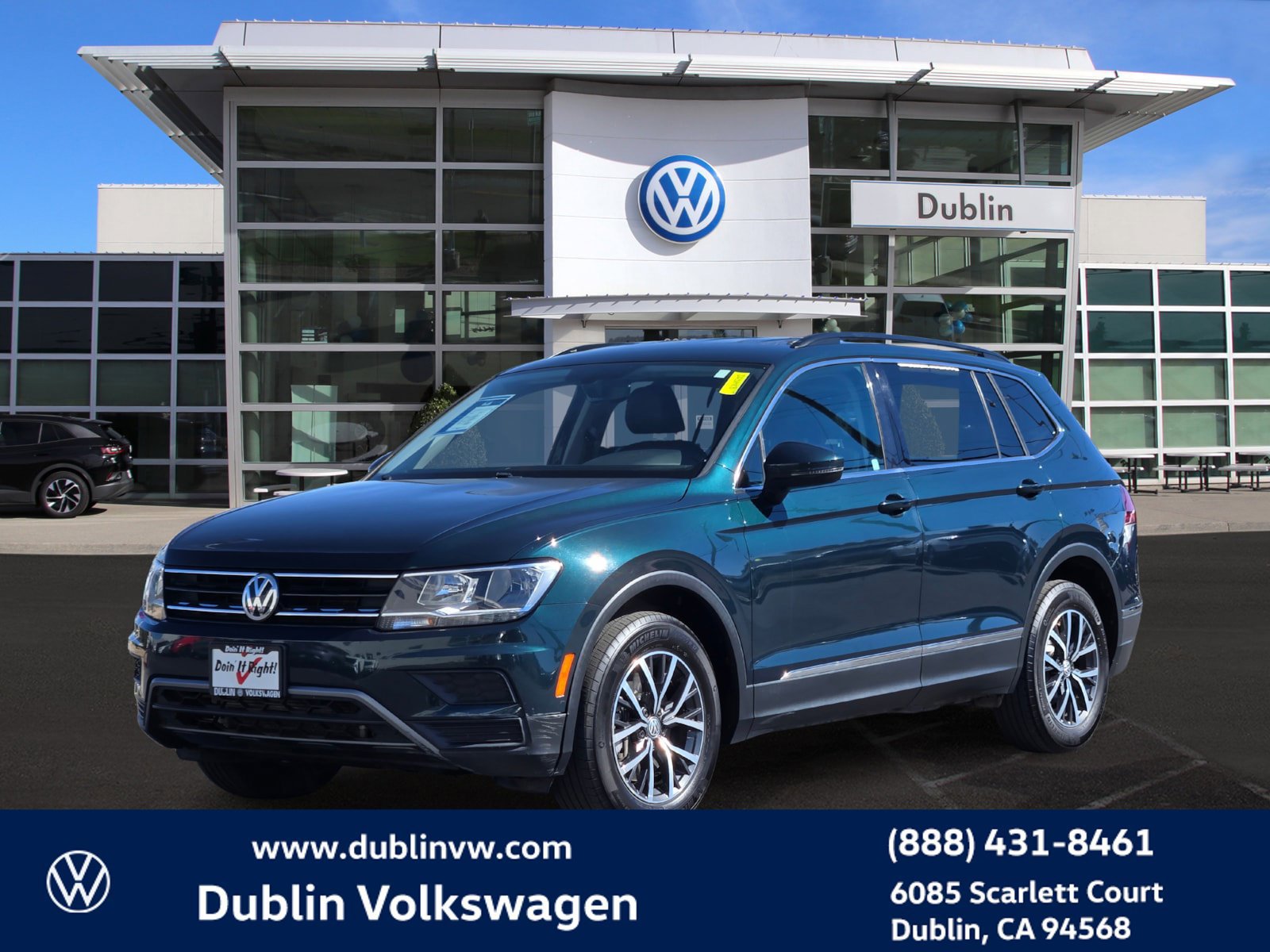 Used 2018 Volkswagen Tiguan SE w/ 3rd Row Seat Package AWD/4WD image 8
