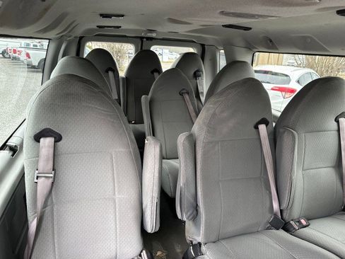 Used 2010 Ford E-350 and Econoline 350 XLT image 22