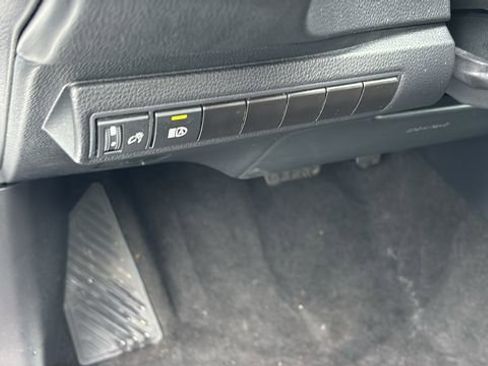 Used 2025 Toyota Corolla SE FWD image 13