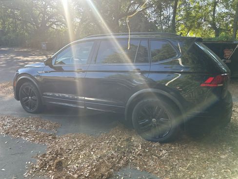 Used 2022 Volkswagen Tiguan SE R-Line image 6