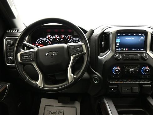 Used 2021 Chevrolet Silverado 1500 LT Trail Boss w/ Convenience Package II AWD/4WD image 16