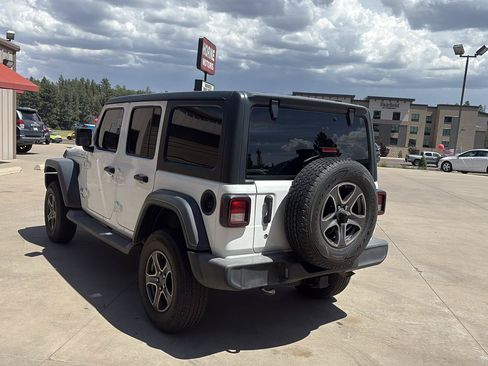 Used 2018 Jeep Wrangler Unlimited Sport S AWD/4WD image 5