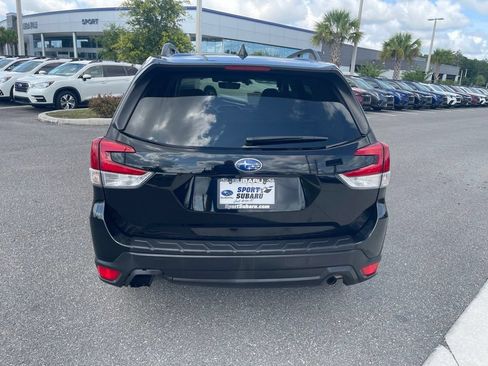 Used 2019 Subaru Forester Premium AWD/4WD image 6