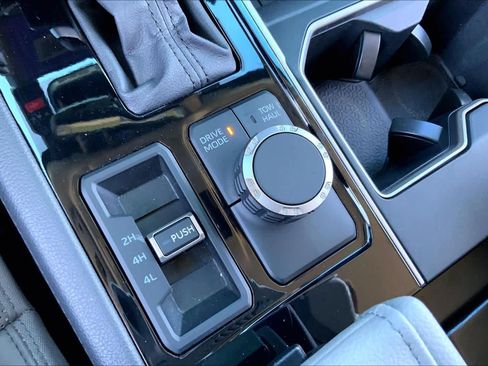 Used 2024 Toyota Tundra Limited image 30