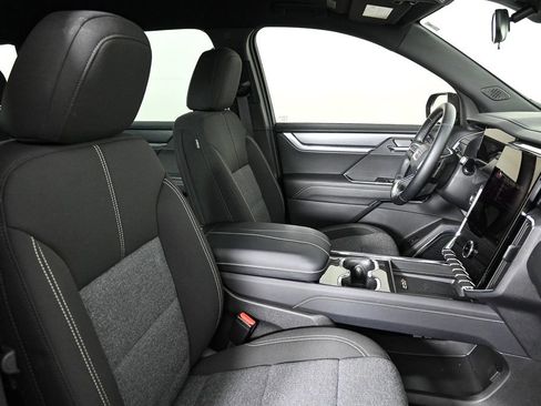 New 2025 GMC Acadia Elevation image 23