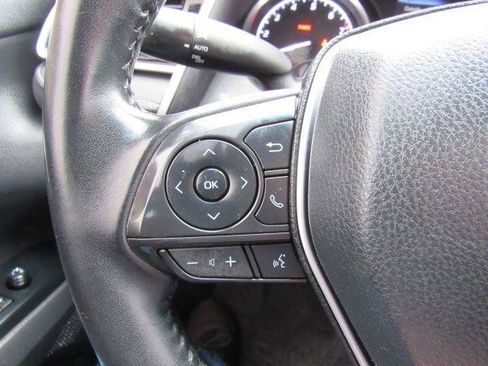 Used 2018 Toyota Camry SE image 16