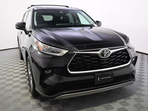 Used 2021 Toyota Highlander Platinum AWD/4WD image 9