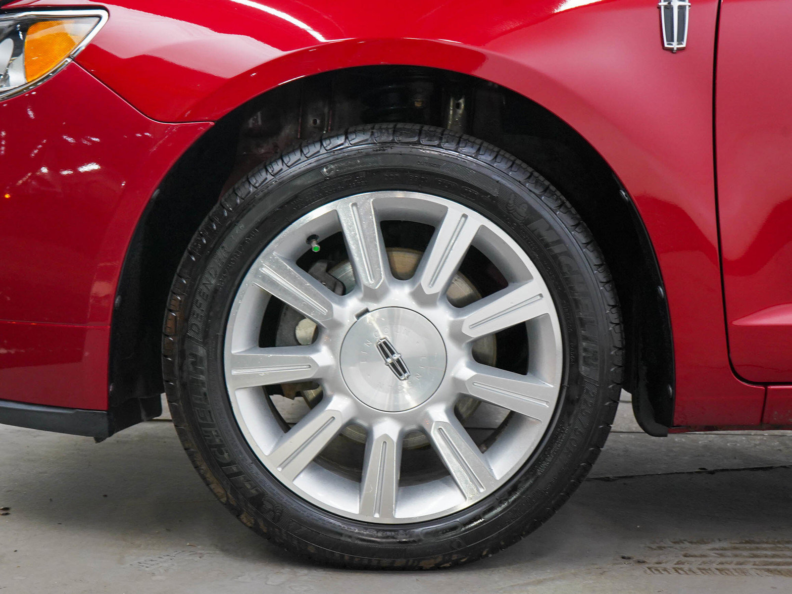 Used 2012 Lincoln MKZ FWD image 25