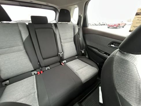 Used 2023 Nissan Rogue SV image 15