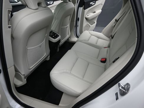 New 2026 Volvo XC60 B5 Ultra w/ Protection Package Premier image 29