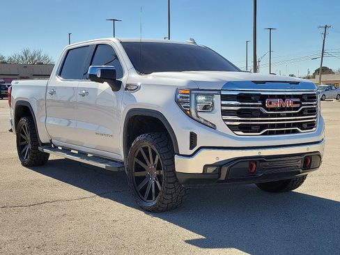 Used 2024 GMC Sierra 1500 SLT image 6