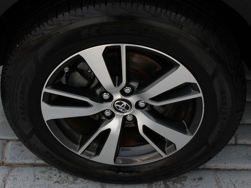 Used 2018 Toyota RAV4 XLE image 48